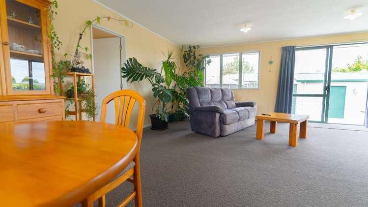 810a Park Road South Akina_5