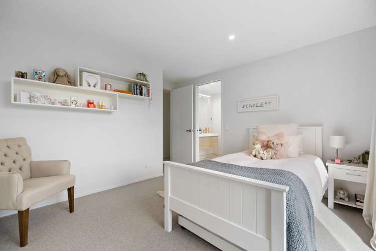 7 Eastwood Lane Lower Shotover_16