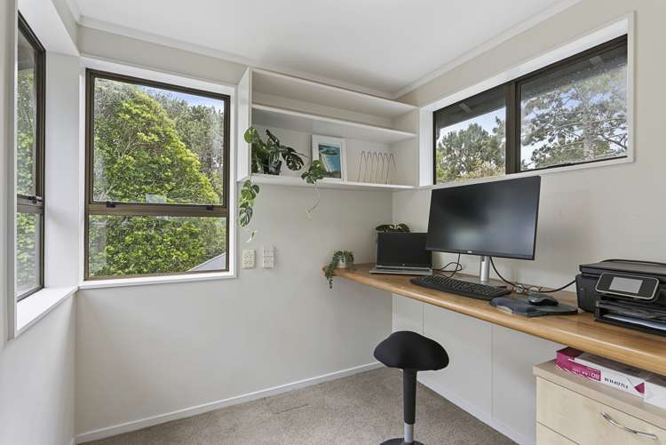 3 Saddleback Rise Murrays Bay_10