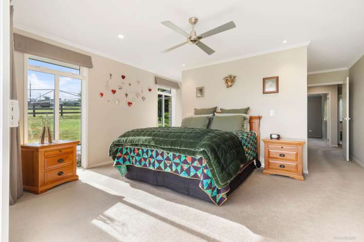 18 Lawrence Carter Drive Bombay_11