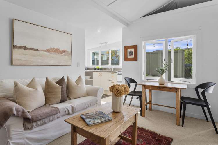 2 Seabreeze Road Devonport_15
