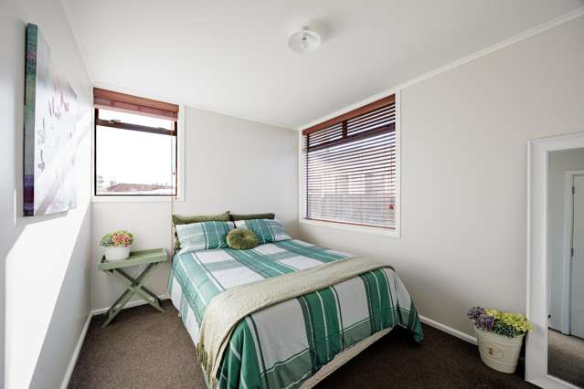 17 Harold Holt Avenue Onekawa_4