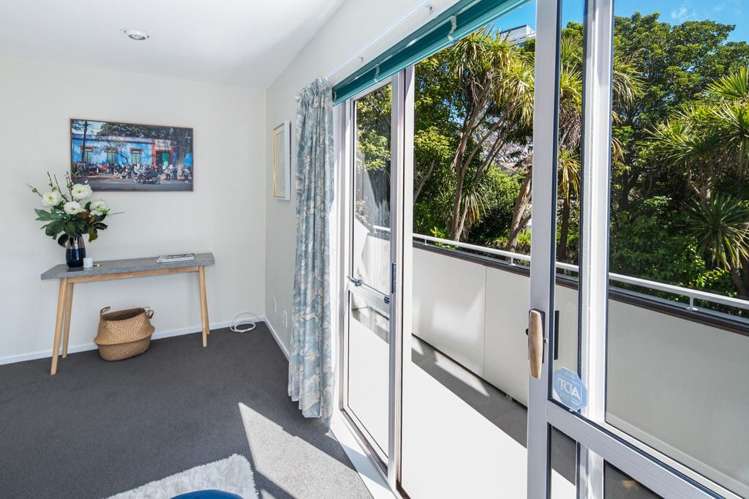 16/20 Thompson Street Mount Cook_4