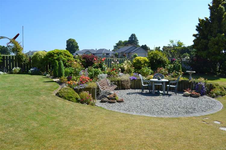 47 Pages Road Marchwiel_10