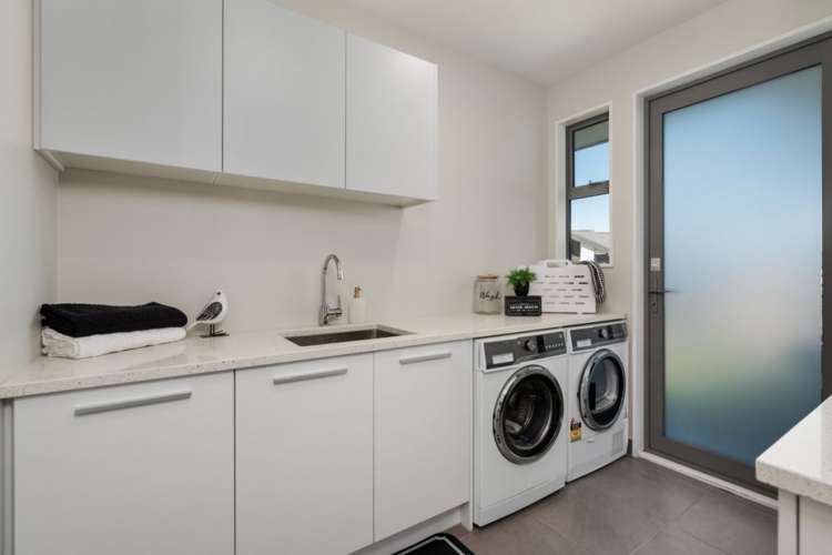 43 Vernon Drive Lincoln_24