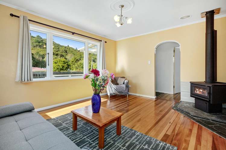 77 Hair Street Wainuiomata_2