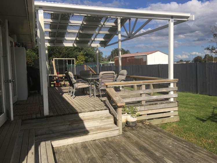 8 Holman Road Te Atatu Peninsula_11