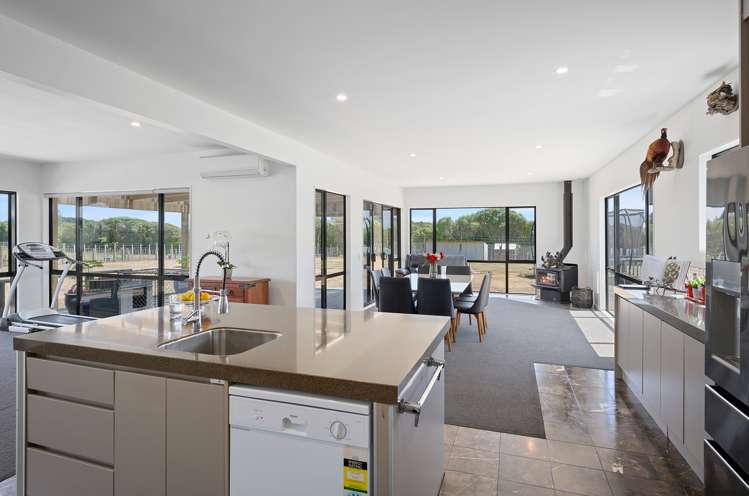 27 Raukawa Road Peka Peka_7