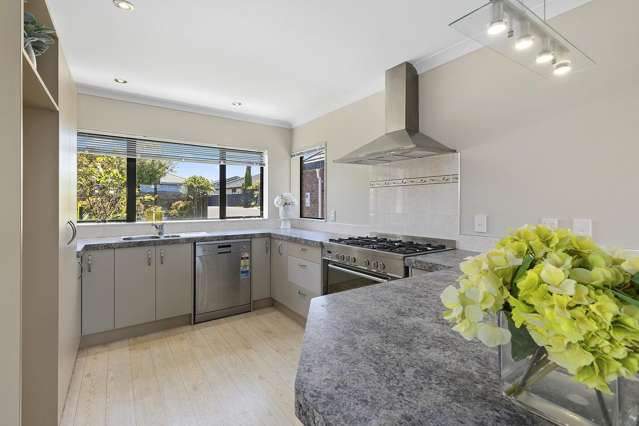 31 Saint Ives Drive Camborne_1