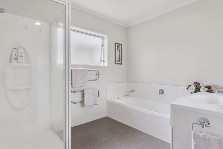 24/100 Millers Road Brookfield_18