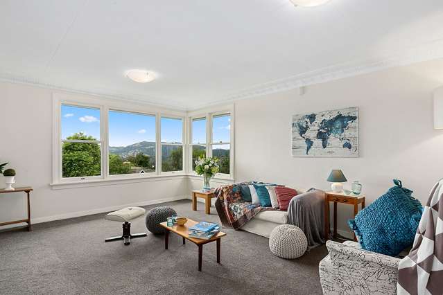 Charming 5BR Roslyn Retreat w/Deck & Garden