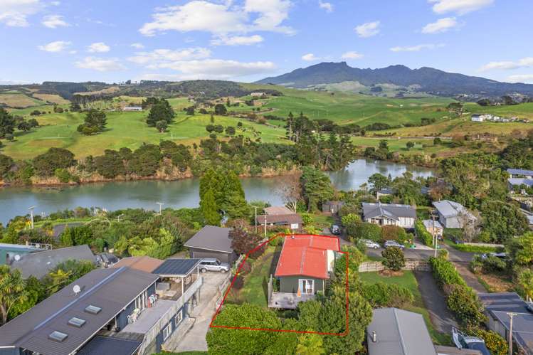 26 Smith Street Raglan_24