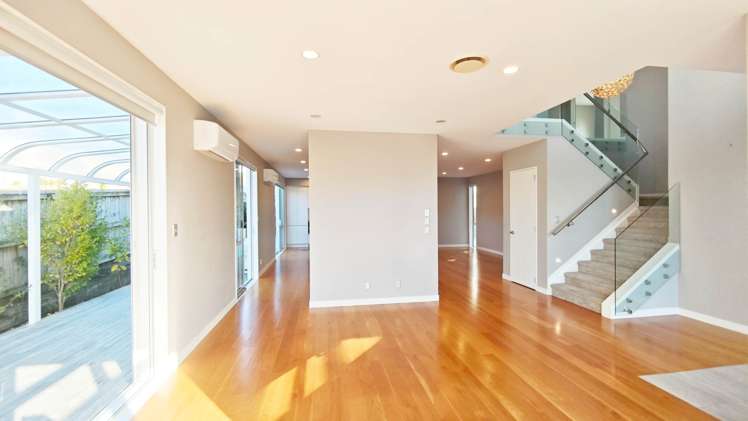 12 Fernhill Way Oteha_4