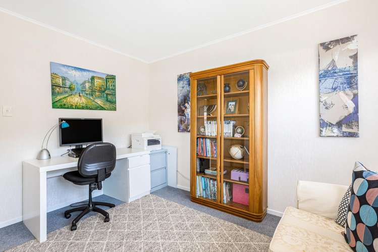 8 Tacoma Drive Totara Park_11