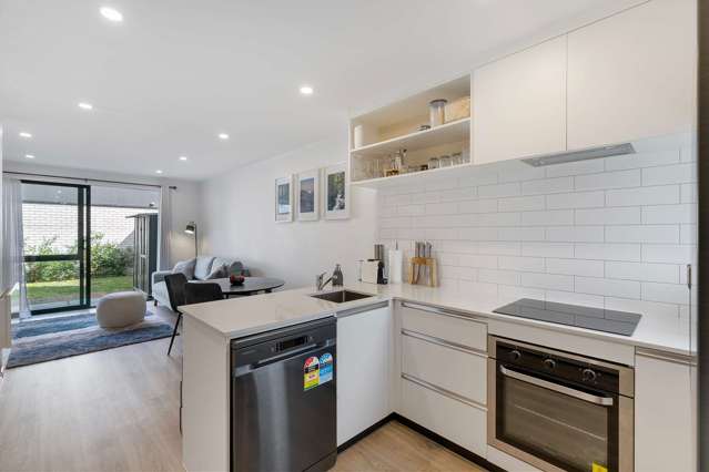 5/119 Bruce McLaren Road Henderson_2