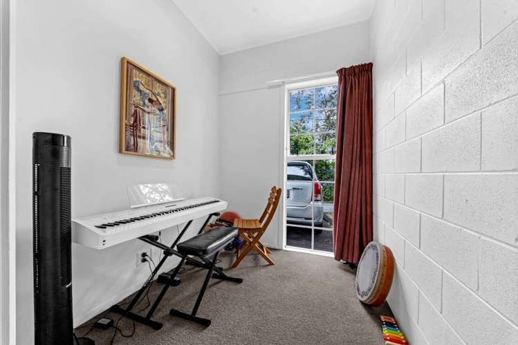 274 Royal Road Massey_27