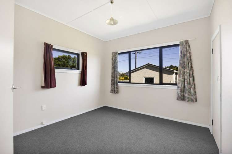 64 Egmont Street Hawera_9