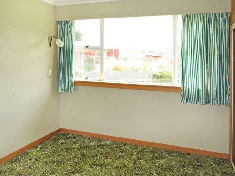 26 Waikawa Road Owaka_6