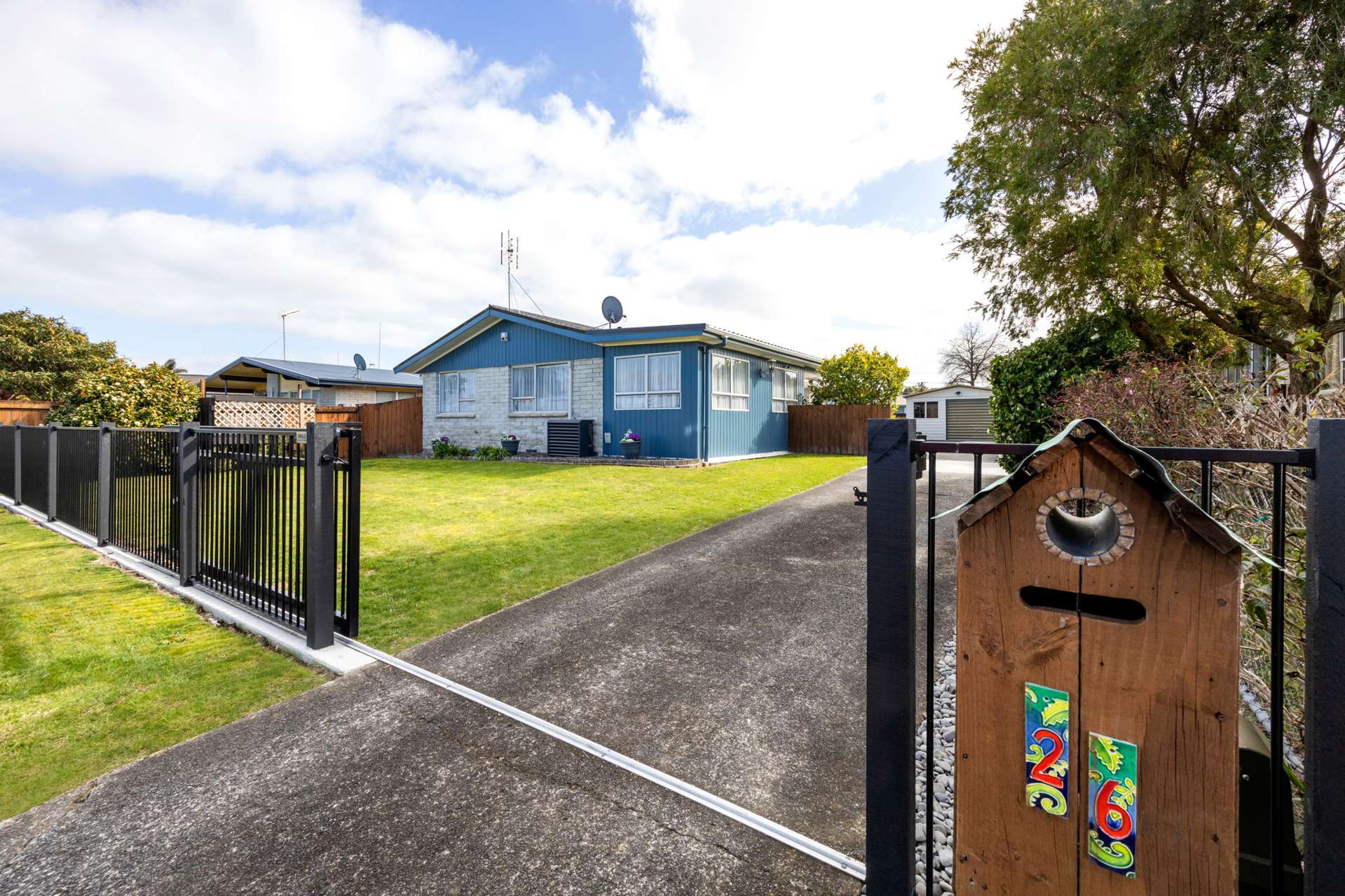 26 Dalton Crescent Dinsdale_0
