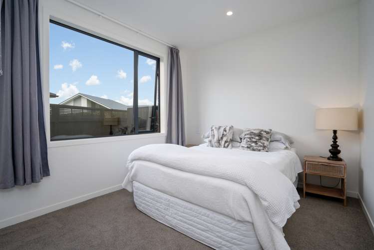 10 Garland Lane Leamington_13