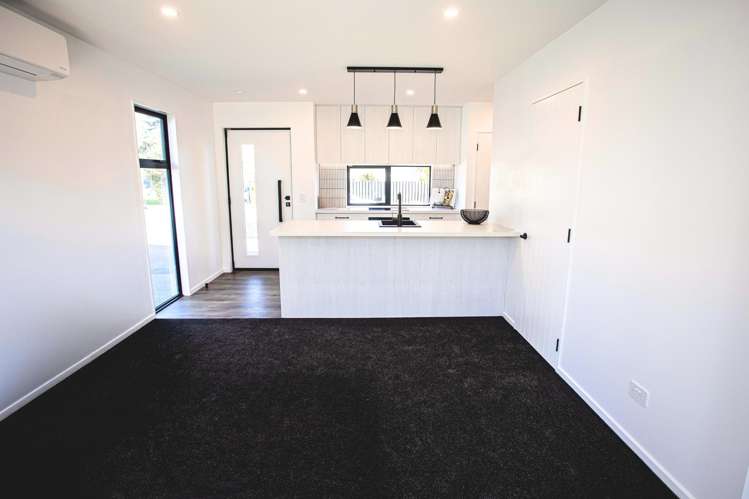 1/37 Wildberry Street Woolston_2