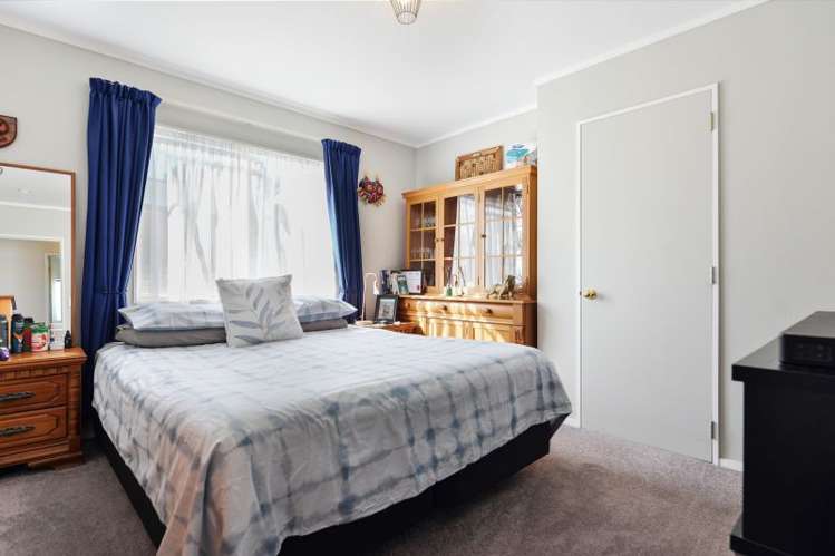 68 Dixon Road Glenview_13