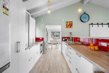 208 Port Road_4
