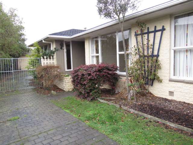 8 Farnborough Street Aranui_2