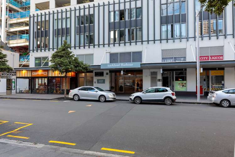21F/16 Gore Street City Centre_18