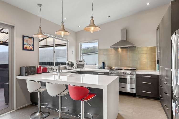 14 Charlotte Way Raumati South_7