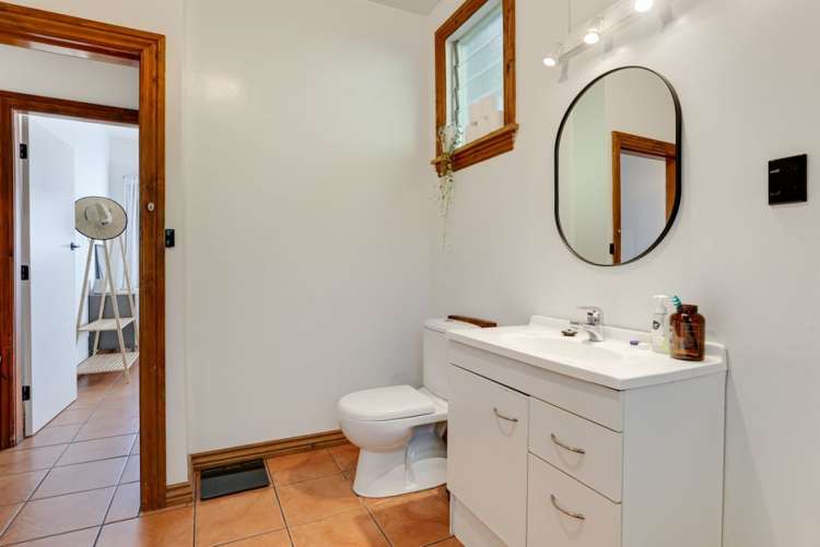 53 Murphy Street Toi Toi_11