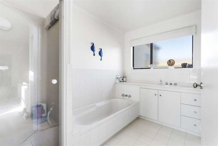 1074 River Road Queenwood_12