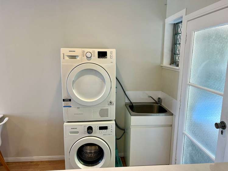 2/2 Olsen Avenue Hillsborough_13