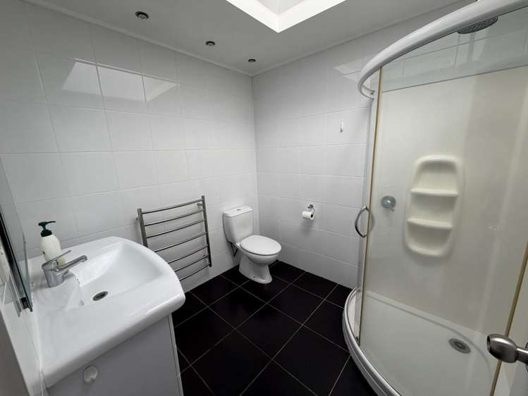 135 Market Road 1662_10