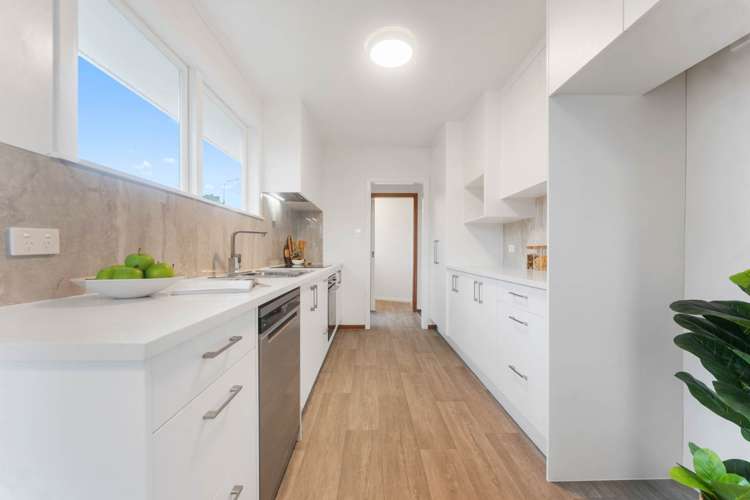 1/100 Bond Crescent Forrest Hill_8