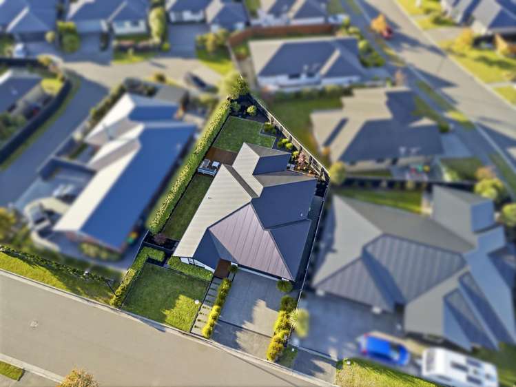 71 Sunline Avenue Lincoln_25