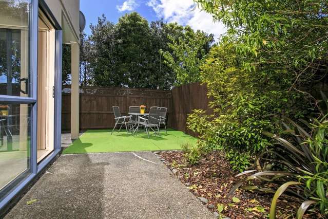 6/35 Highgrove Lane Totara Vale_1