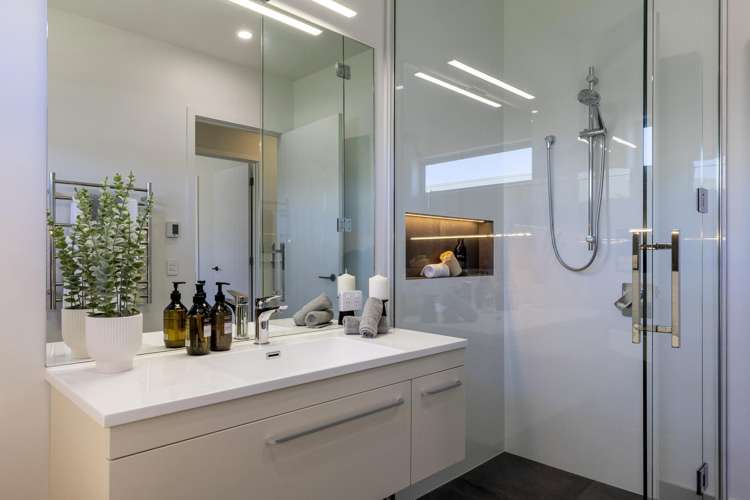 38 Pukeko Way Kinloch_30