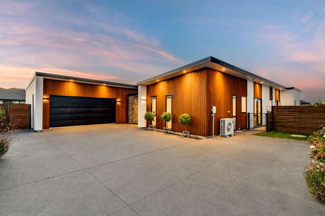Rare High-Spec Family Living in Private Cul-de-Sac