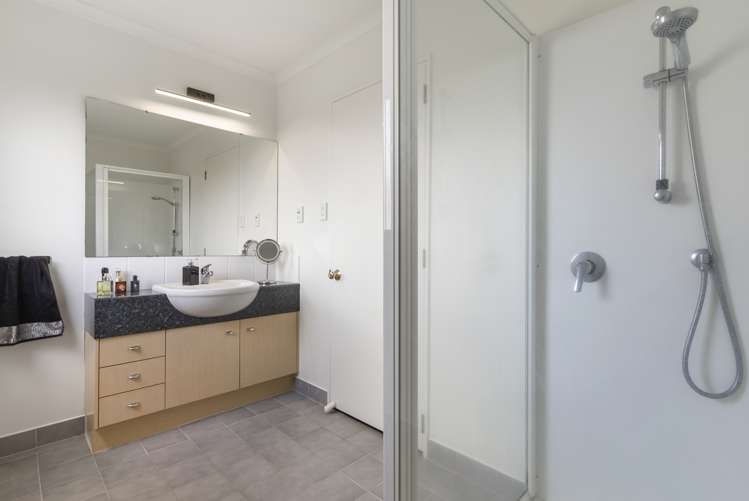 16 Chettle Court New Lynn_13