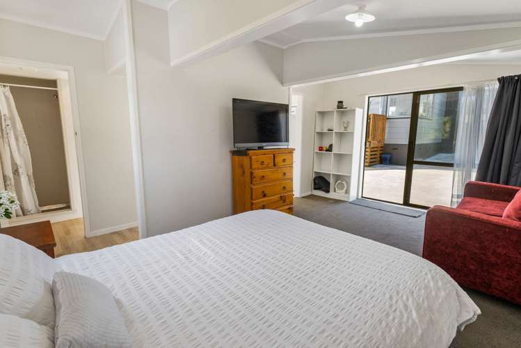 18 Joanne Crescent Pukehangi_14