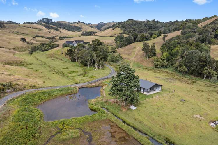 231 J Renall Road Pollok_15