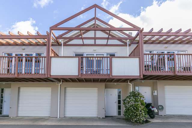 Low Maintenance In a Wonderful Location!