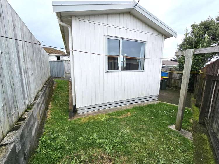 10b Paritutu Road 2164_8