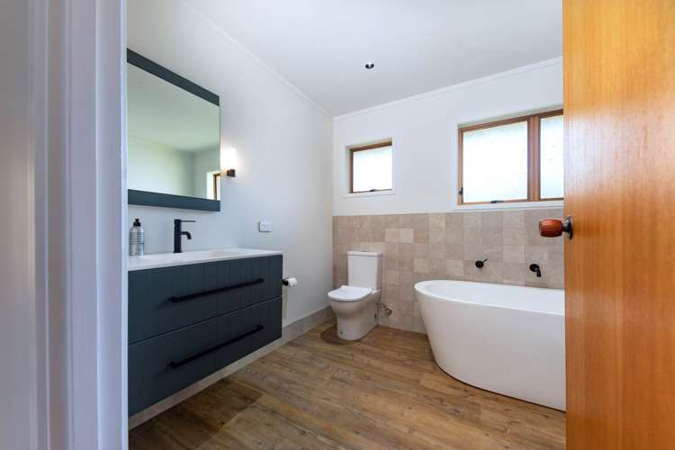 2/127 Golf Road Titirangi_9