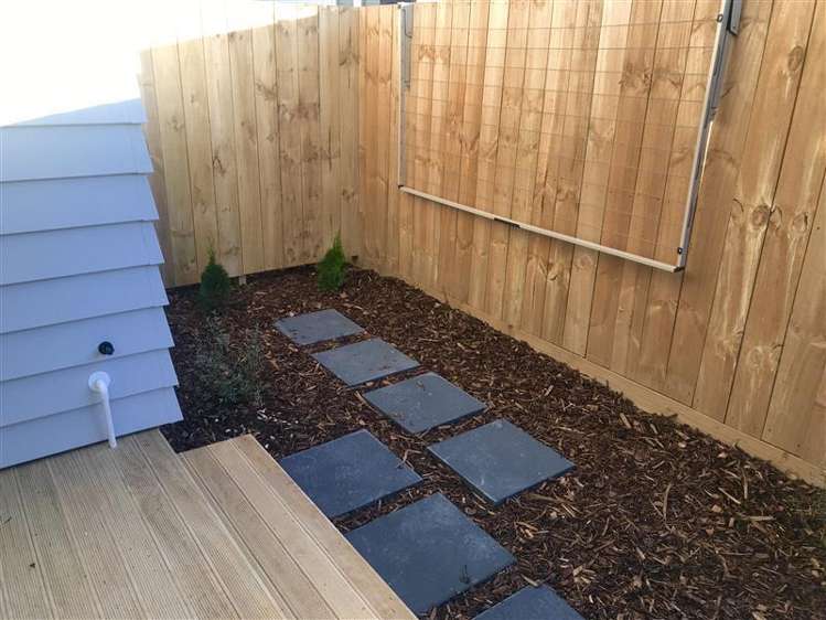 2/8 Coates Street Hamilton East_10