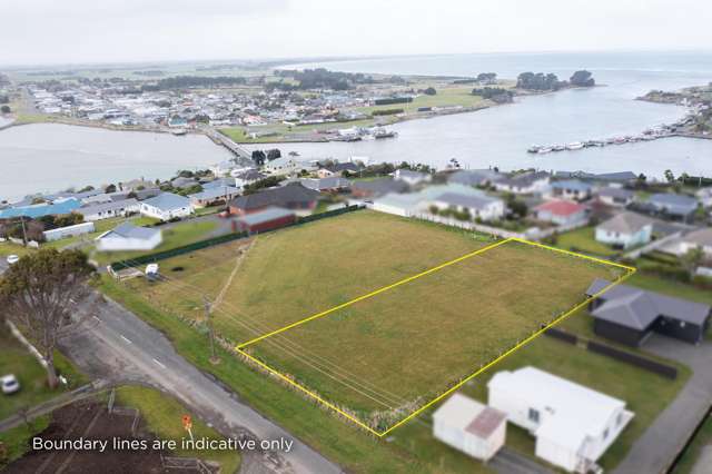 Riverton heights with coastal grandeur!