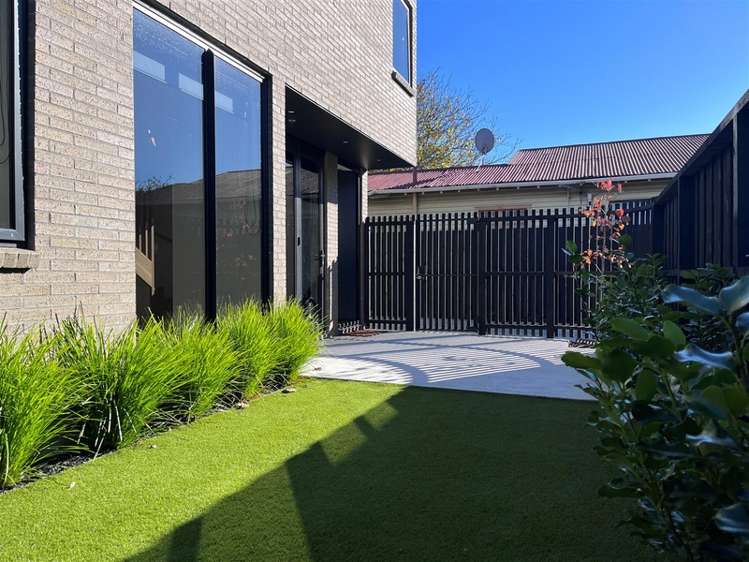 2/20 Dickens Street Addington_11