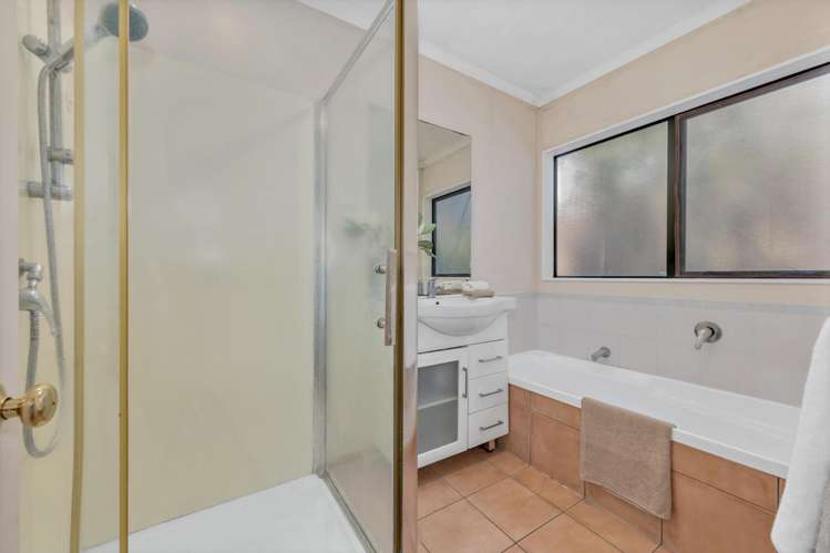6 Edingale Court Flat Bush_11