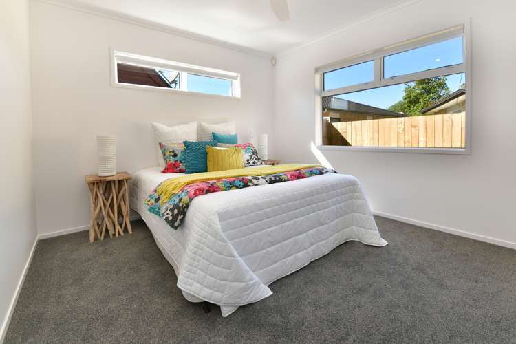 16b Forest Glen Orewa_11